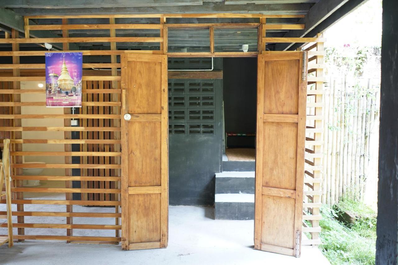 Pickbaan Hostel Lamphun Luaran gambar
